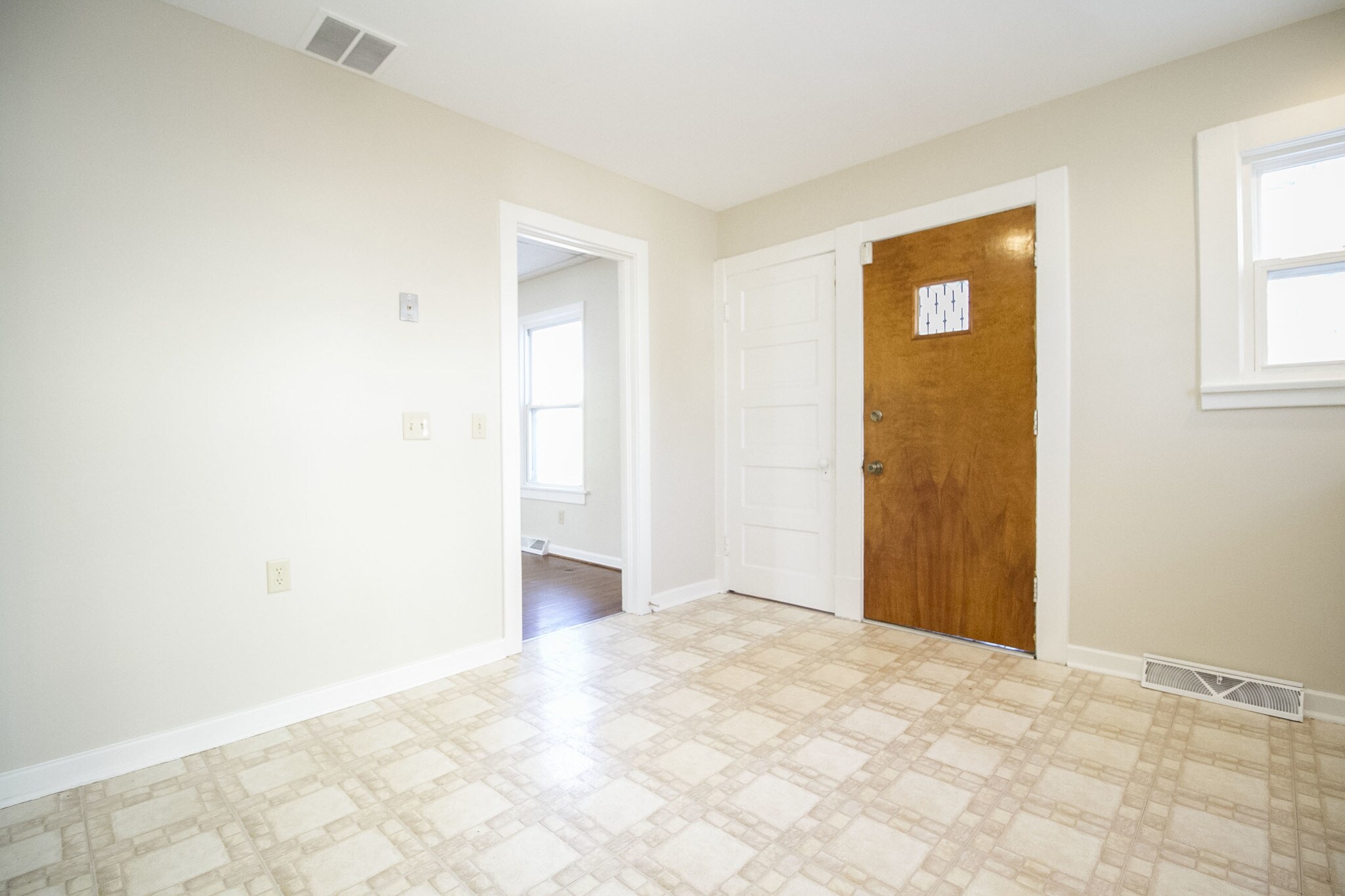 Building Photo - 4015 Eastway St