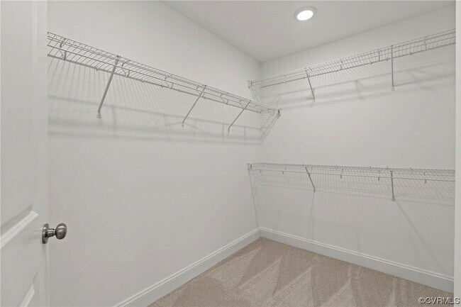 Building Photo - 13808 Village View Dr