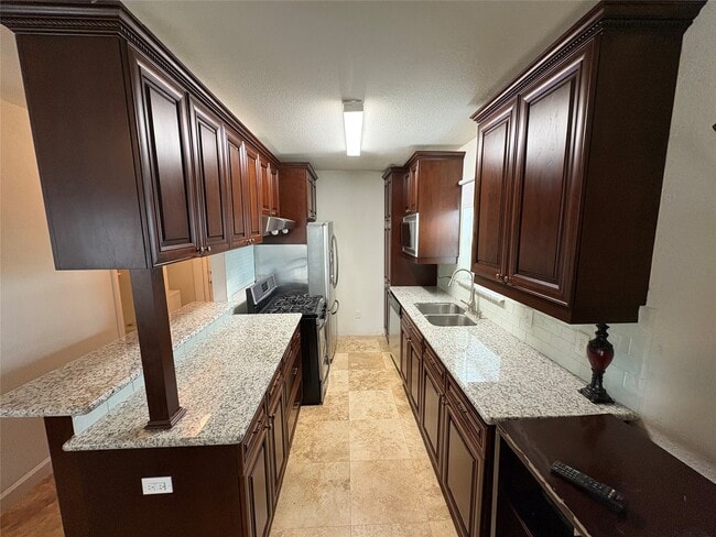 Building Photo - 6722 Underhill St