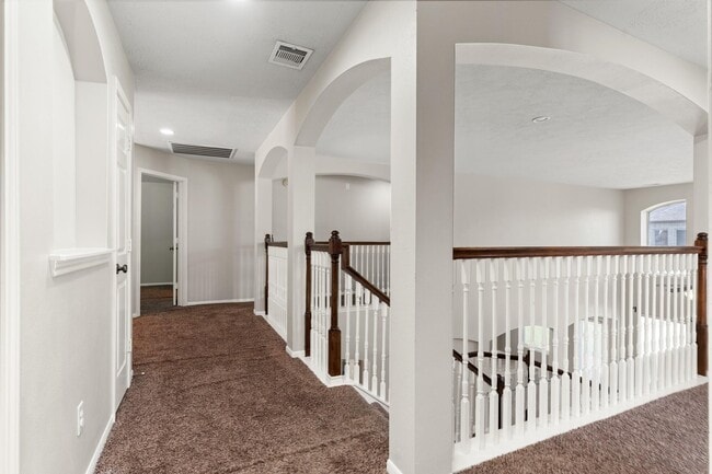 Building Photo - 3531 Shoreview Ln