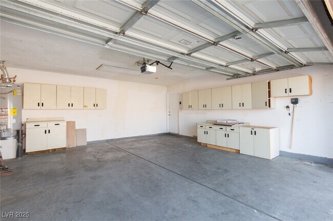 Building Photo - 8057 Broken Spur Ln
