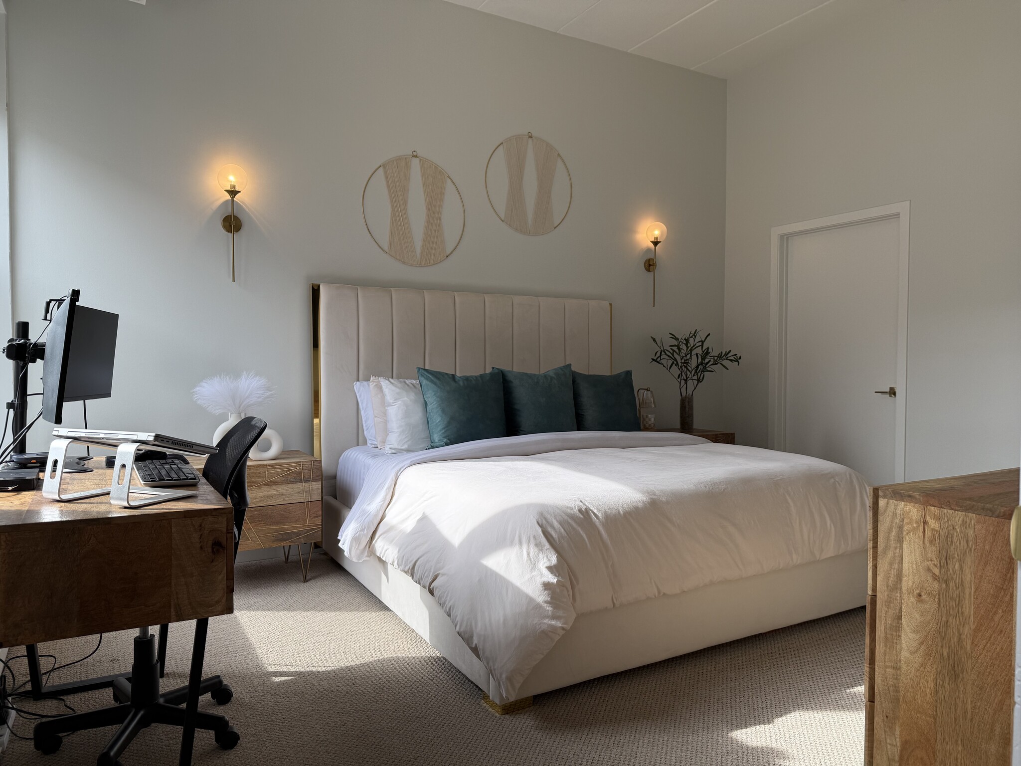 Building Photo - 936 W Madison St