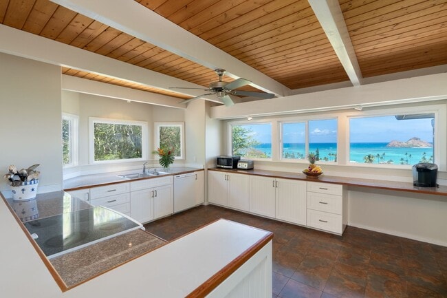 Building Photo - Enjoy Cool Breezes And Dazzling Views Of The Ocean Below At This Private, 4 Bedroom, 3.5 Bath Lan...