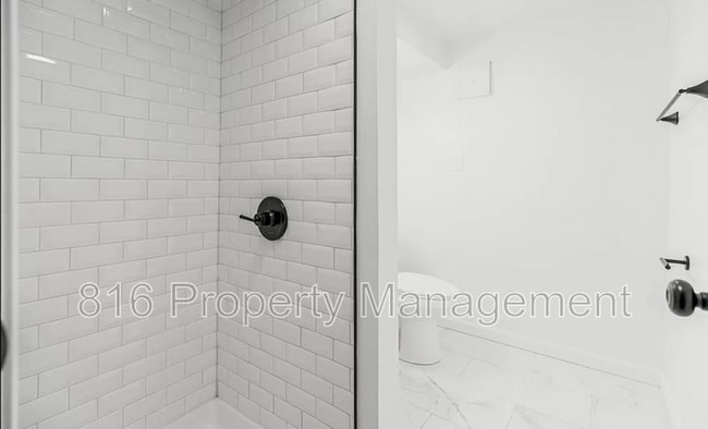 Building Photo - 1609 NE 60th Terrace