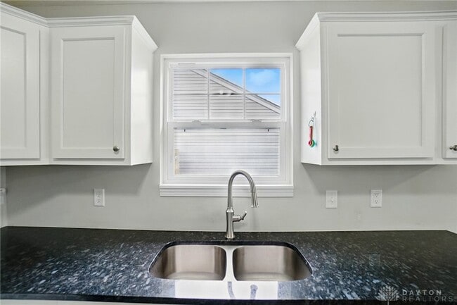 Building Photo - 720 Diamond Loop