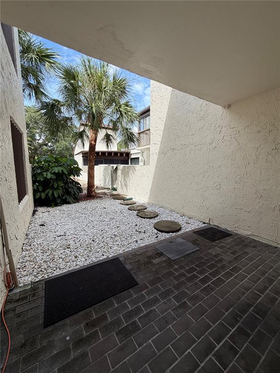 Building Photo - 2205 Belleair Rd