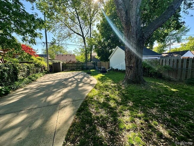 Building Photo - 4151 Grayton St