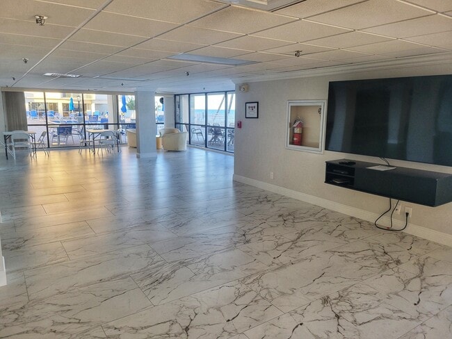 Building Photo - 3221 S Ocean Blvd