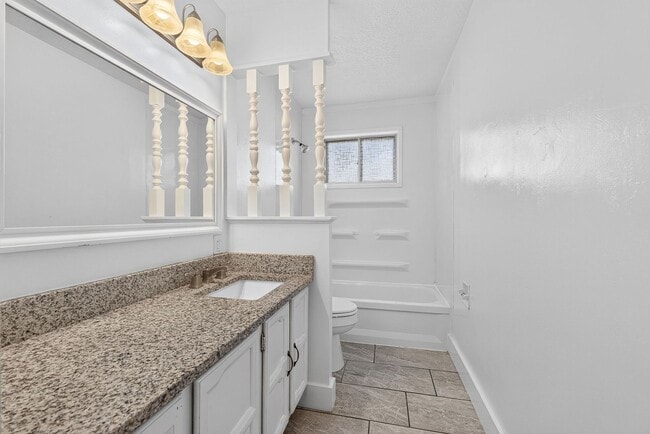 Building Photo - 2956 Valleyview Dr