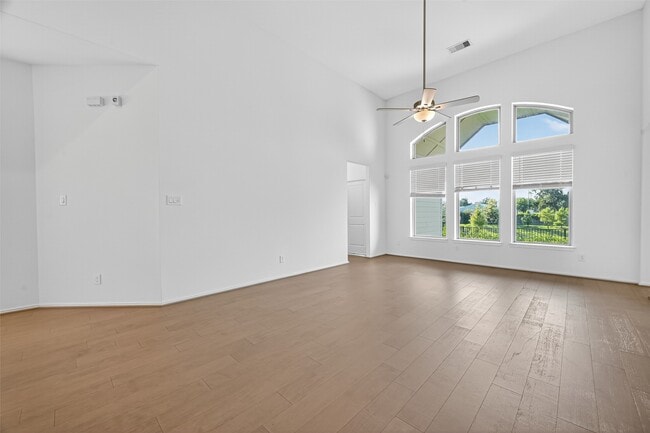 Building Photo - 1527 Munson Valley Rd