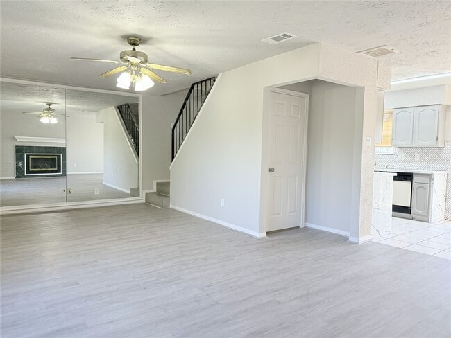Building Photo - 12715 Middlesbrough Ln