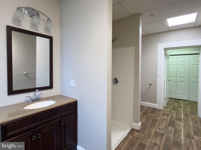 Building Photo - 100 S Front St