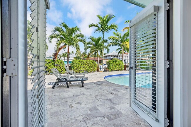 Building Photo - 2277 SE 15th St