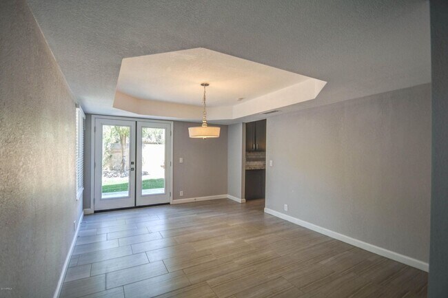 Building Photo - Offering 3 spacious bedrooms, 2.5 baths, l...