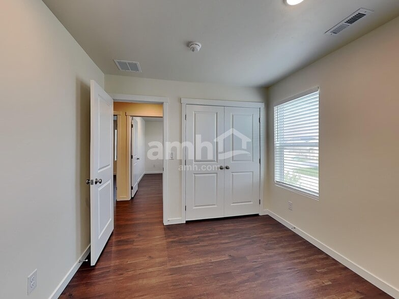 Building Photo - 9364 W Shumard St