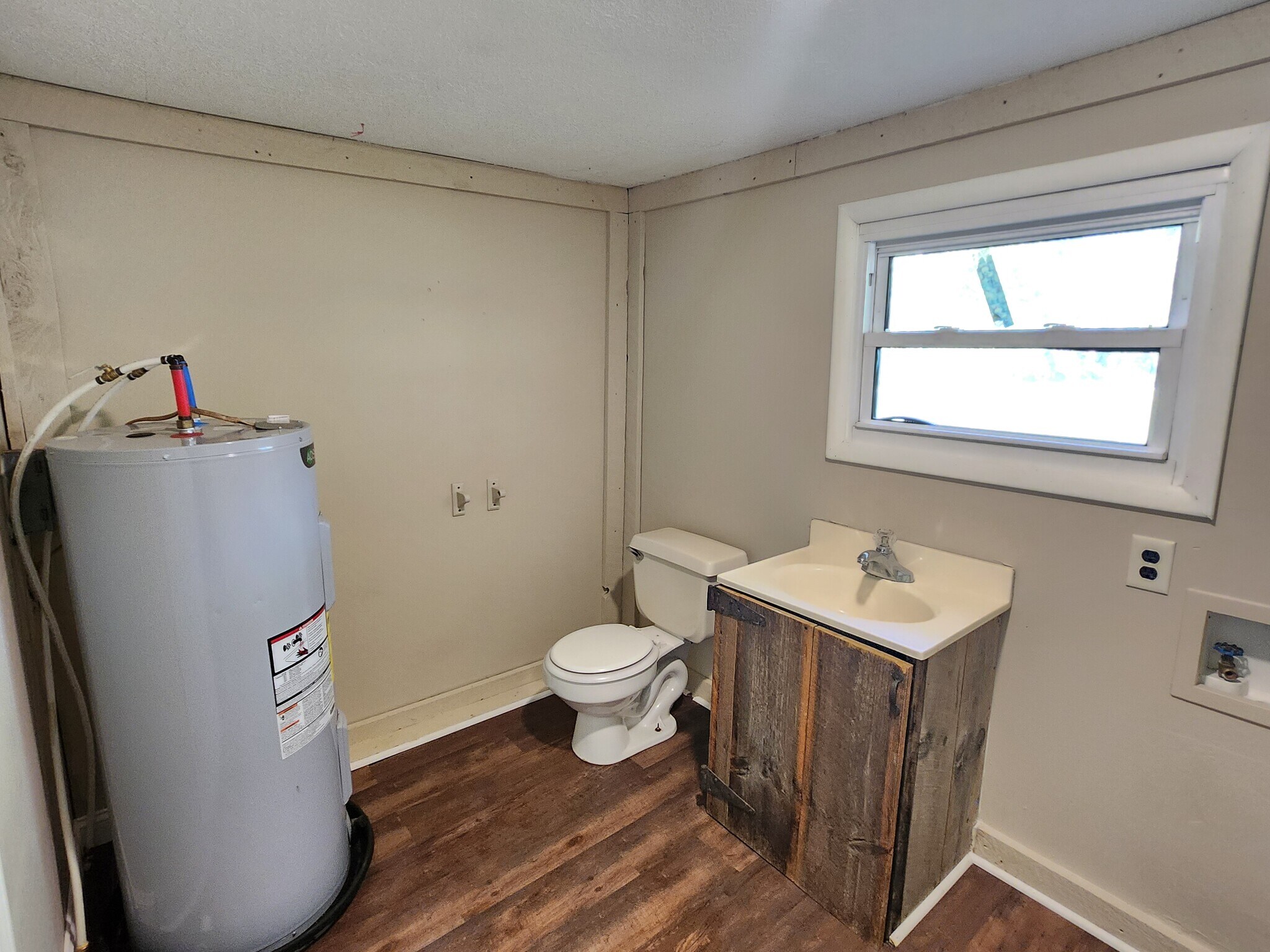 Building Photo - 517 Lattie Miller Rd