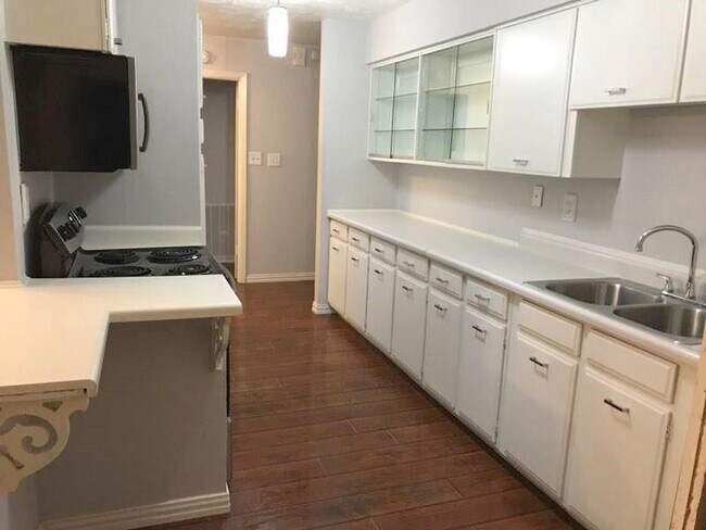 Building Photo - 11035 Vanderford Dr