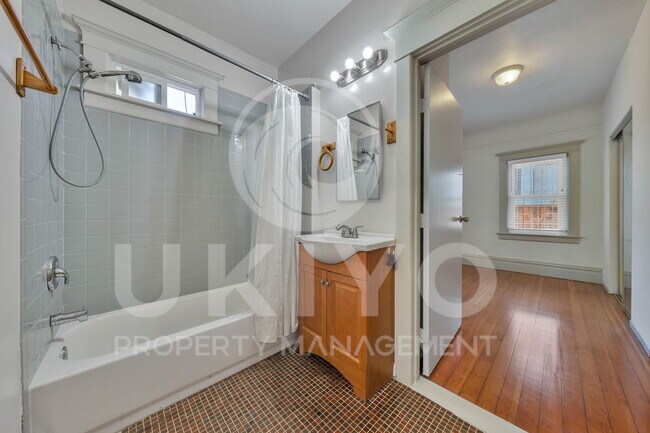 Building Photo - 3337 California St