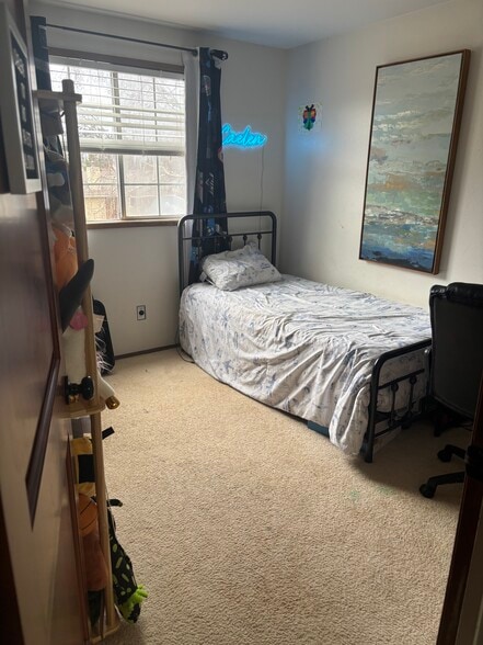 Building Photo - 520 NW Lateen St