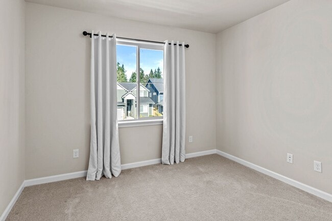 Building Photo - Beautiful 4 bedroom home