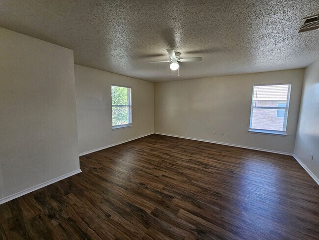 Building Photo - Incredible home available in Reserve At Hi...