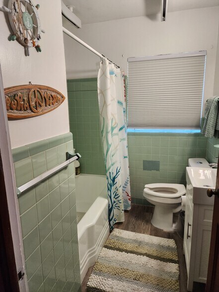 Guest bathroom - 117 Trout Ave