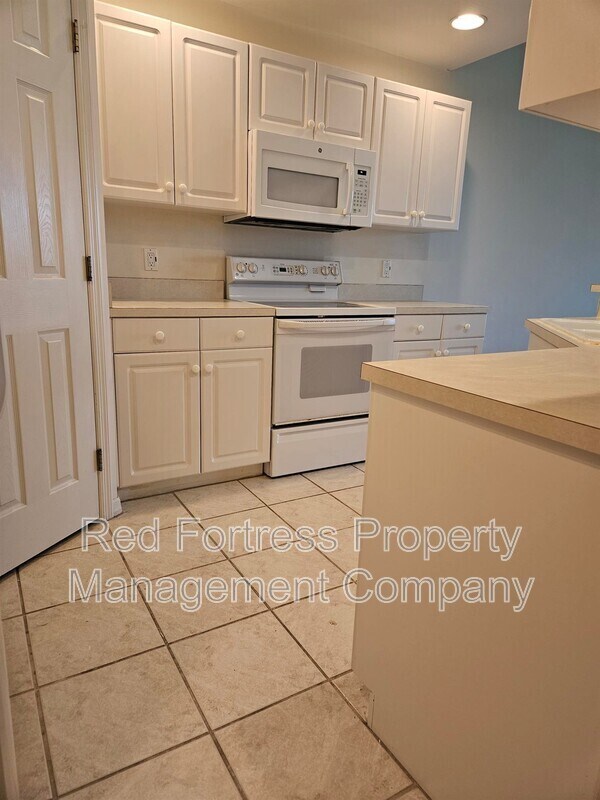 Building Photo - 14999 Rivers Edge Ct