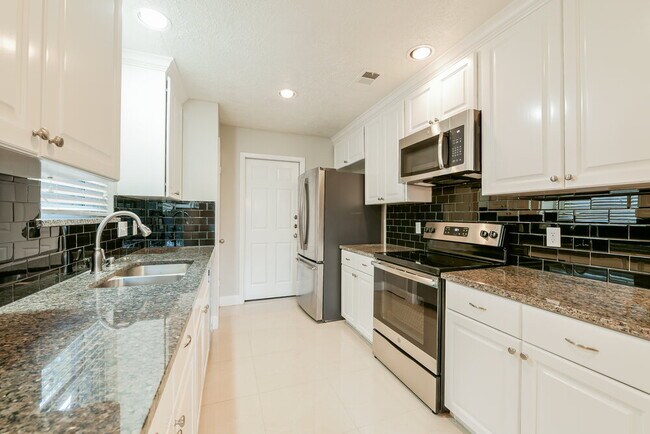 Building Photo - 7214 Natchez Dr