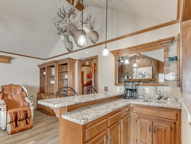 Building Photo - Fully Furnished Short Term Rental