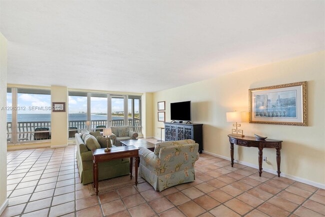 Building Photo - 2200 S Ocean Ln