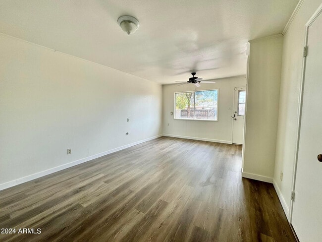 Building Photo - 11013 N 110th Dr