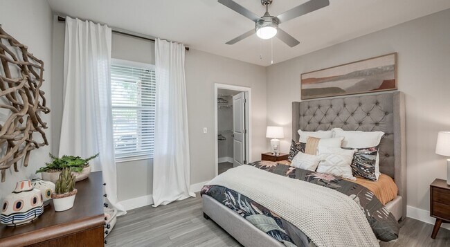 Building Photo - 529 Barker-Clodine Road Unit 19201