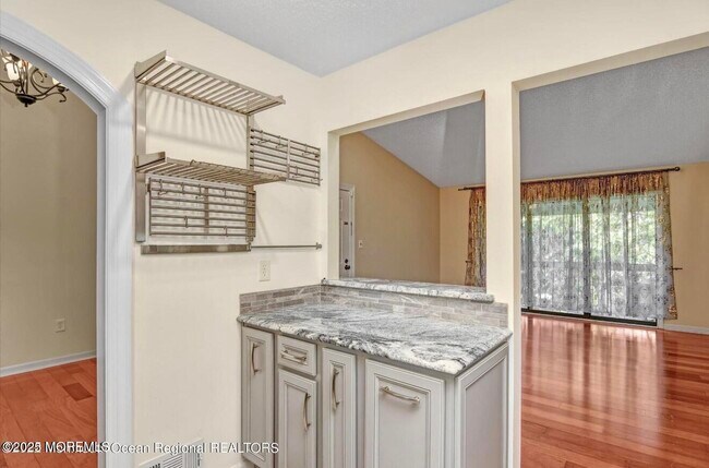 Building Photo - 71 Crabapple Ln