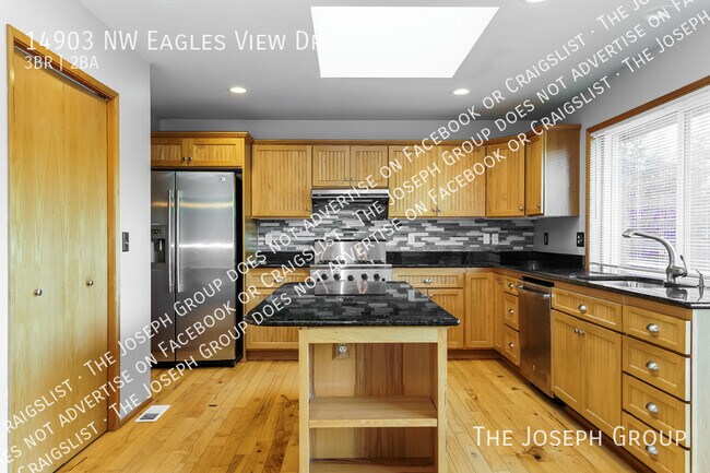 Building Photo - 14903 NW Eagles View Dr