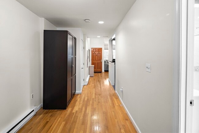 Building Photo - 41 Warren Ave