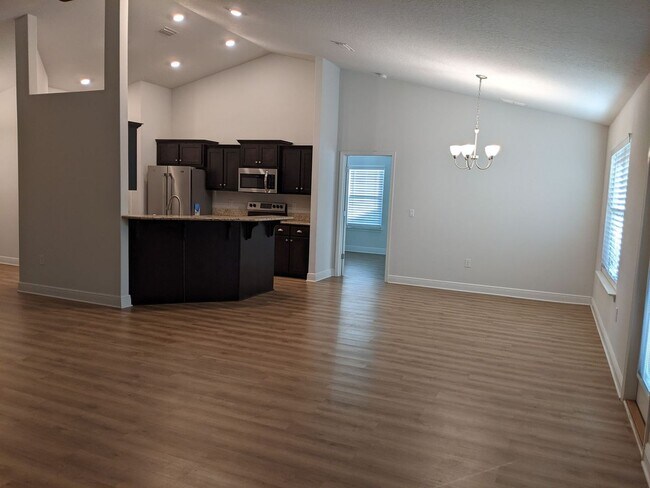 Building Photo - Craftsman-Style 4-Bedroom Home - Winners Gait