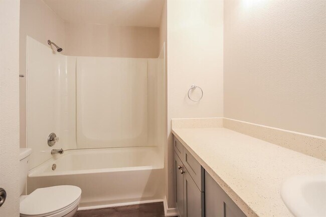 Building Photo - 2219 Hadden Hollow Dr