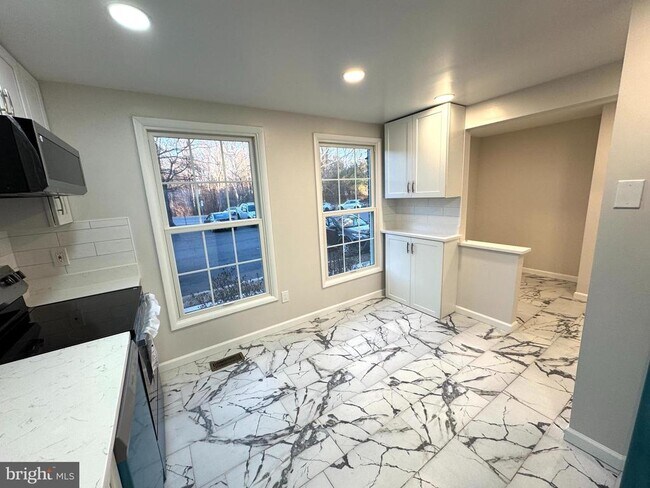 Building Photo - 2903 Montauk Ct