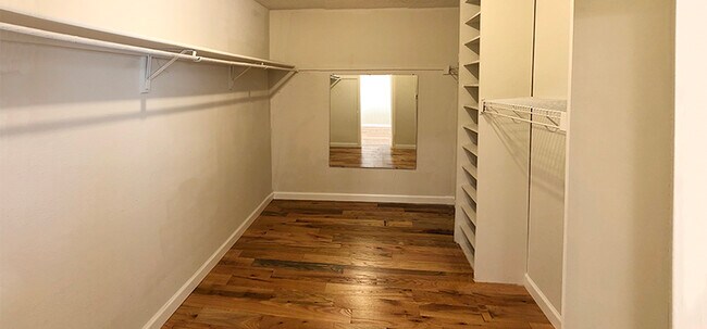 Building Photo - 6723 Eastridge Dr