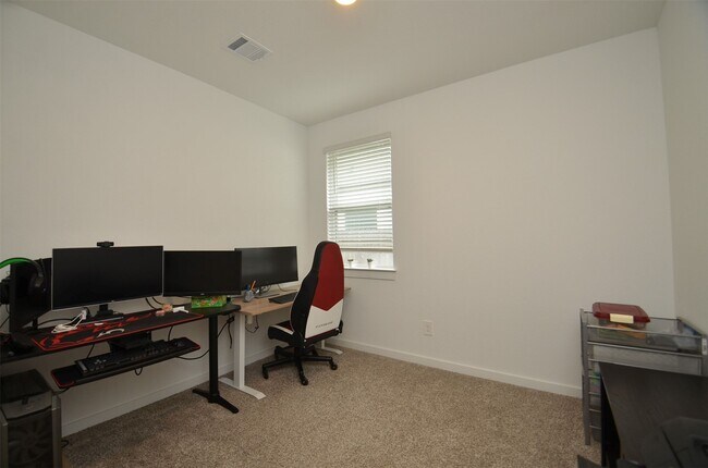 Building Photo - 1696 Daylight Lk Dr