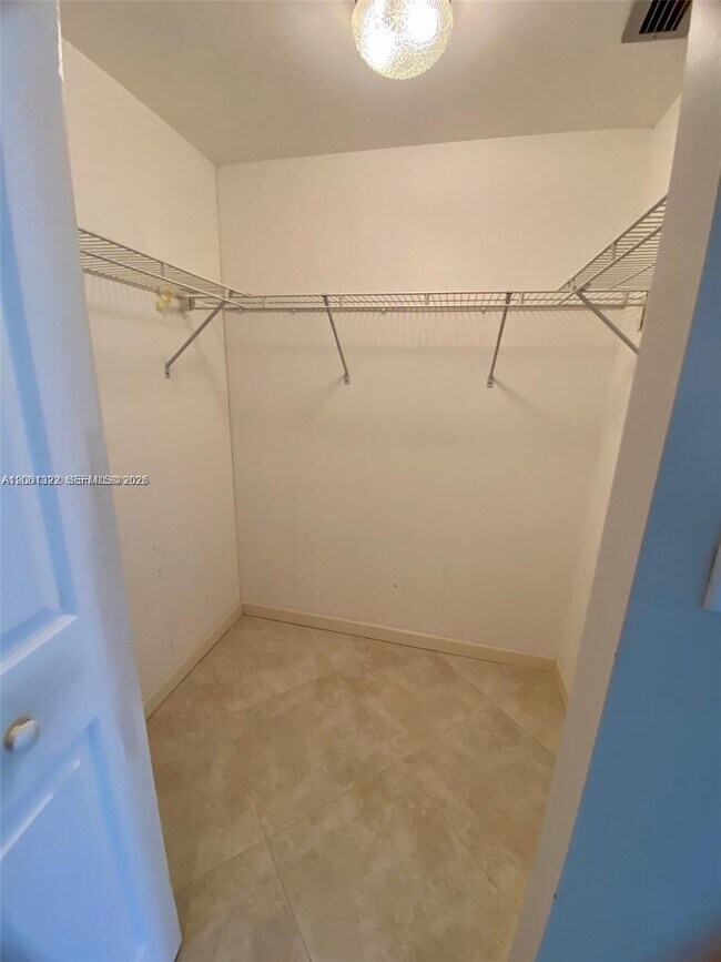 Building Photo - 3725 S Ocean Dr