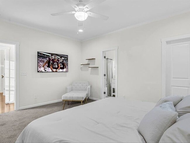 Building Photo - Fully Furnished 5-Bedroom Home Near MSU | En-Suite Baths + All Utilities Included
