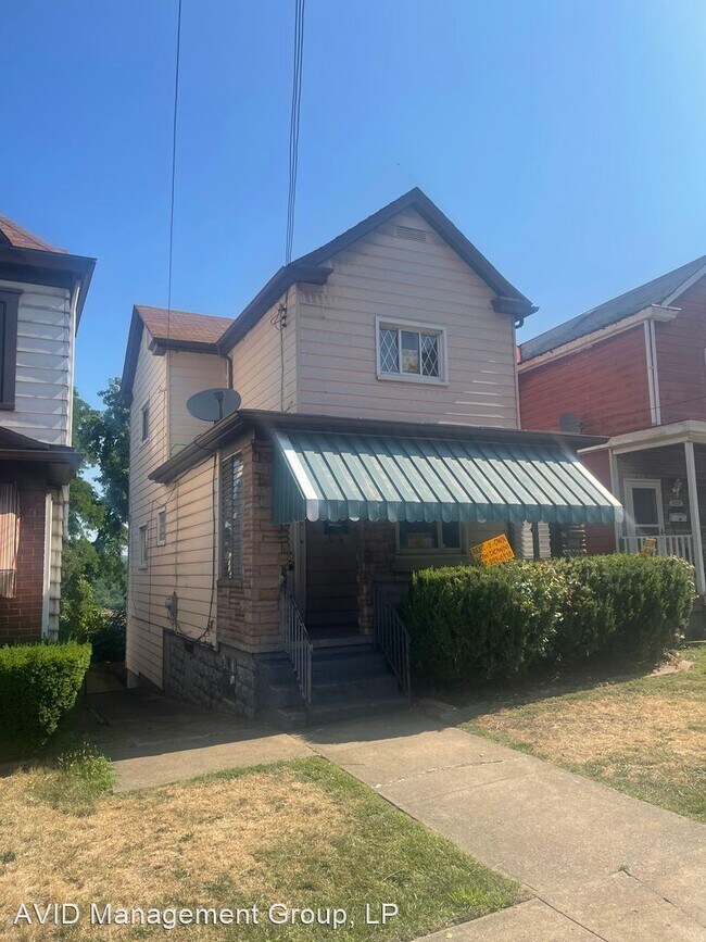 2 br, 1 bath House 827 E 10th Ave 827 E 10th Ave Homestead PA 15120