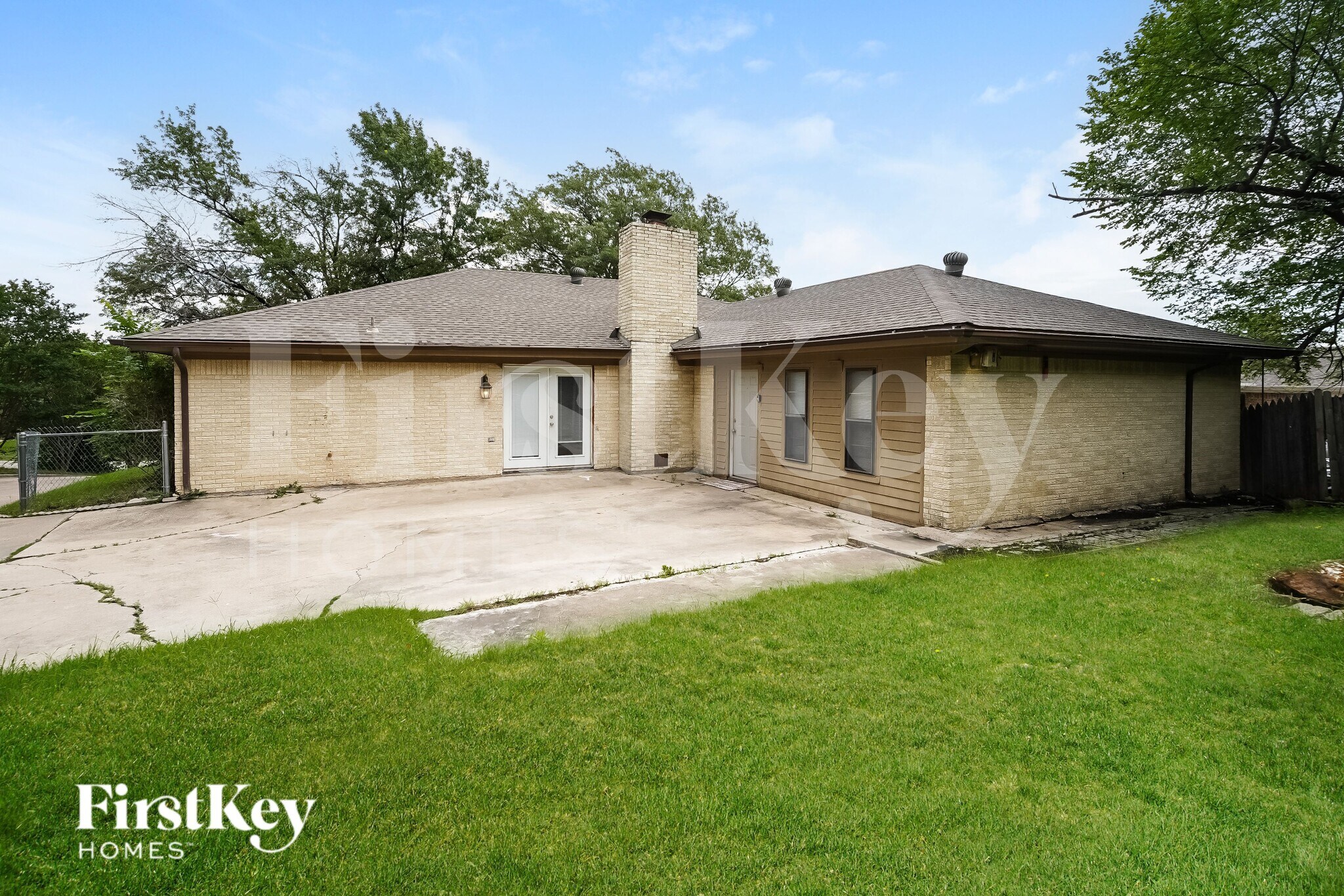 Building Photo - 3417 Willowcrest Dr