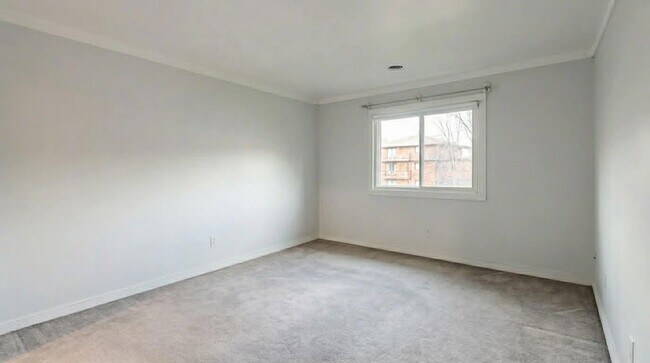 Building Photo - 2003 W 45th St