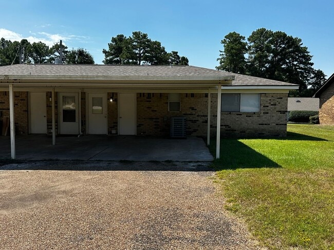 Building Photo - Beautifully updated 2 Bedroom duplex in PT