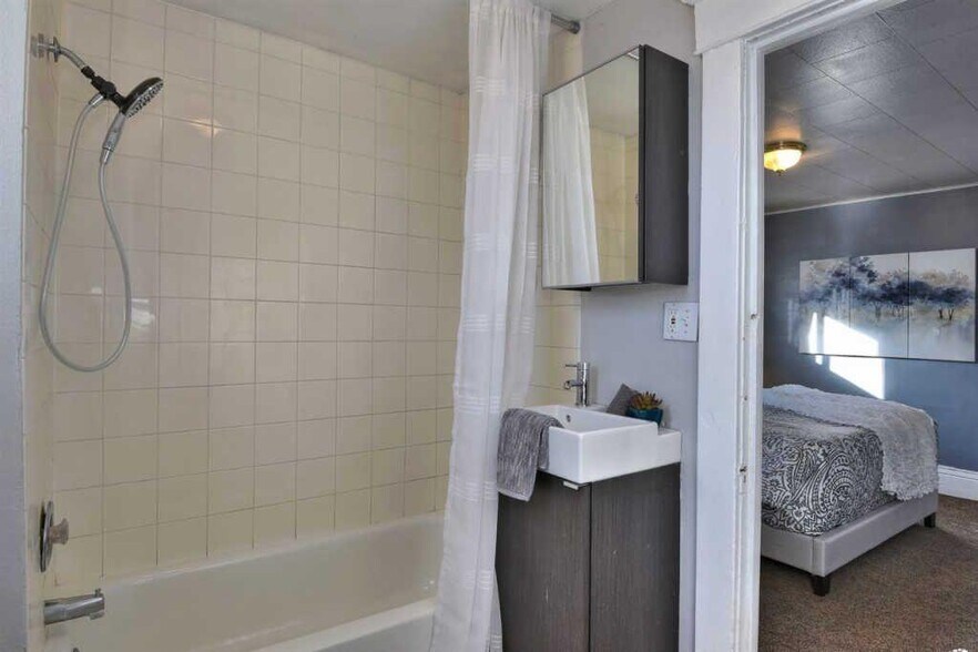 Main Floor Bathroom - 1709 W Spofford Ave