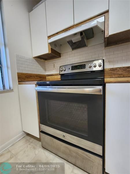 Building Photo - 3341 NW 47th Terrace