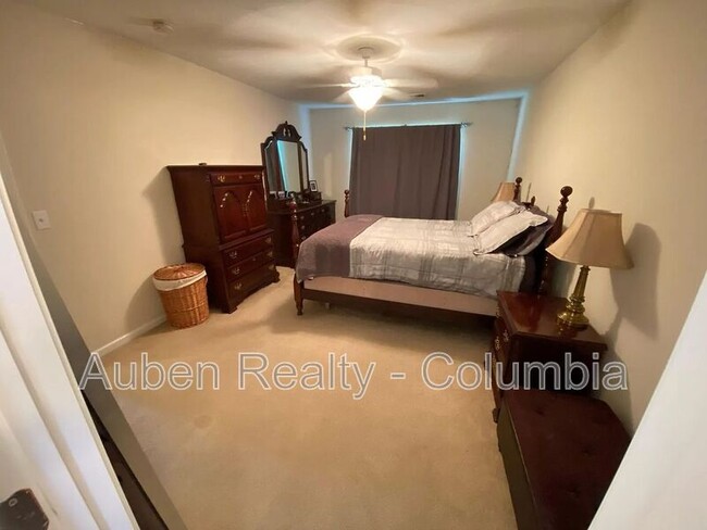 Building Photo - 109 Travertine Crossing