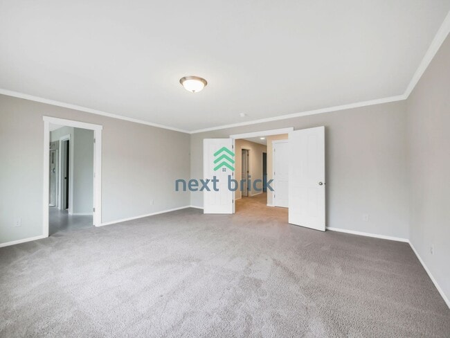 Building Photo - 5 Bed 3 Bath Single-Family Home Available ...